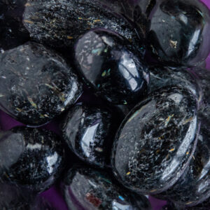 Nuummite at DreamingGoddess.com