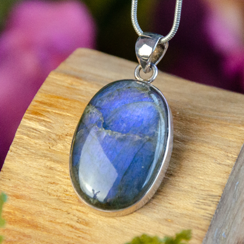 Pendant ~ Labradorite ~ Dreaming Goddess