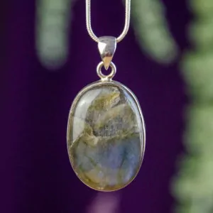 Labradorite Pendant at DeamingGoddess.com