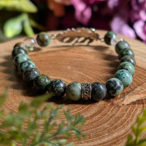 turquoise feather bracelet @ dreaminggoddess.com