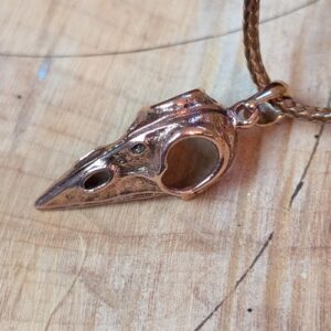 raven skull pendant @dreaminggoddess.com