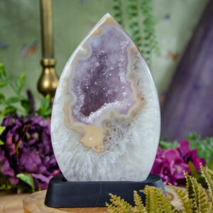 druzy agate with amethyst @dreaminggoddess.com